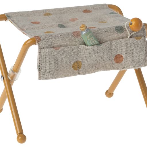 Nursery table image 0