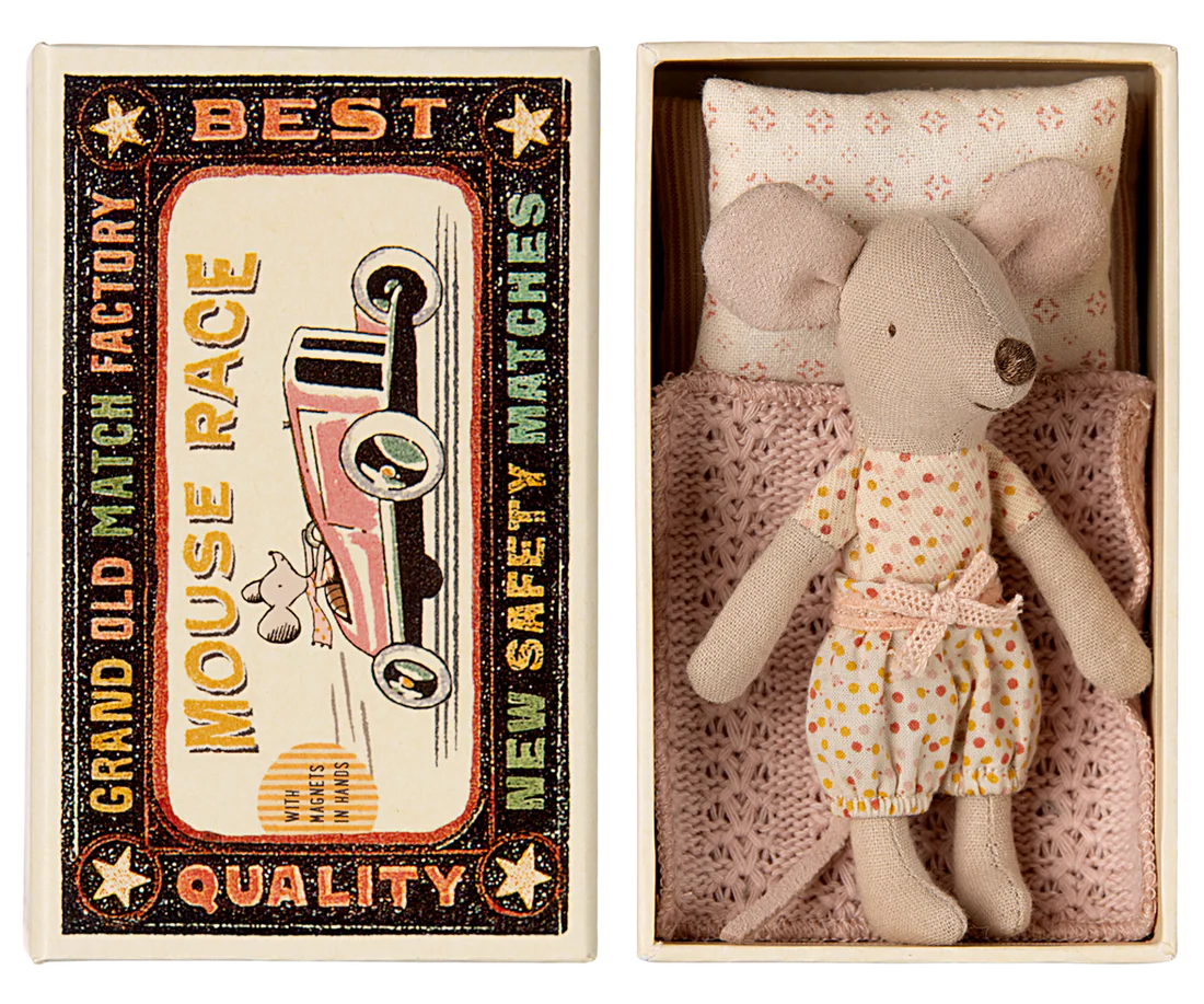 Little sister mouse in matchbox  image 0
