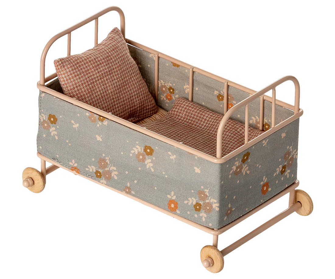 Cot bed micro - powder image 0