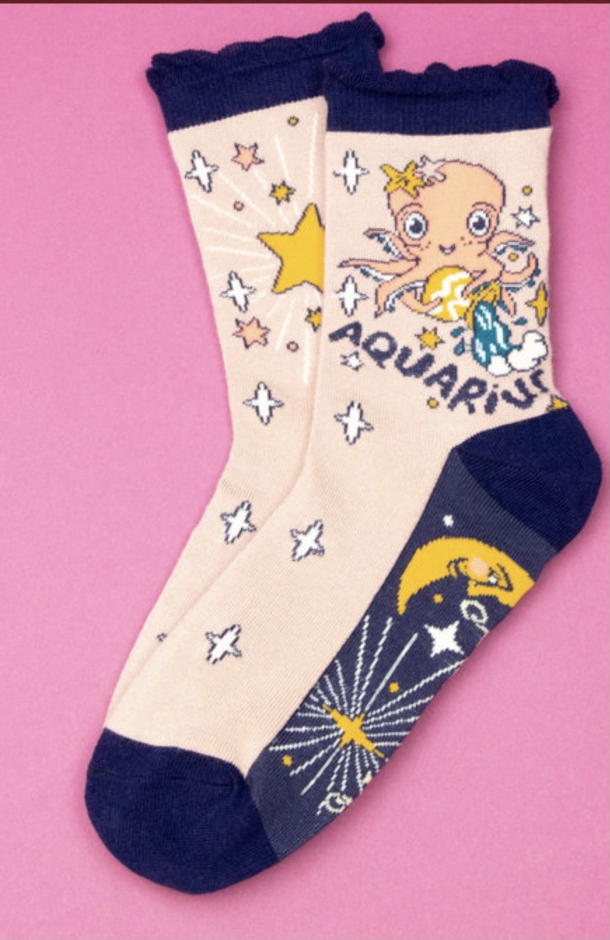Aquarias zodiac powder socks image 0