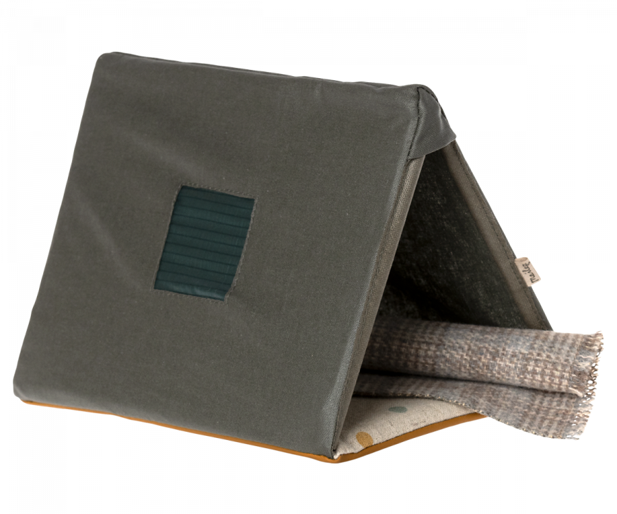 Single tent mouse image 1