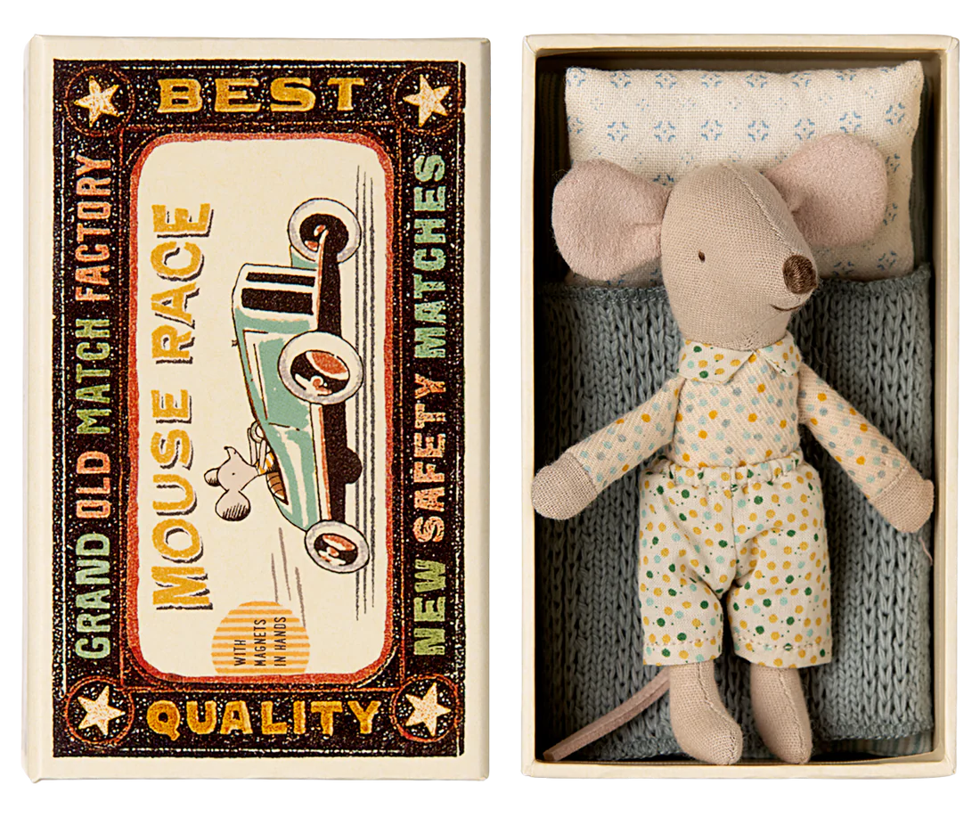 Little brother mouse in matchbox  image 0