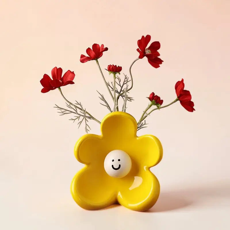 Minimalist smiley flower vase - pink