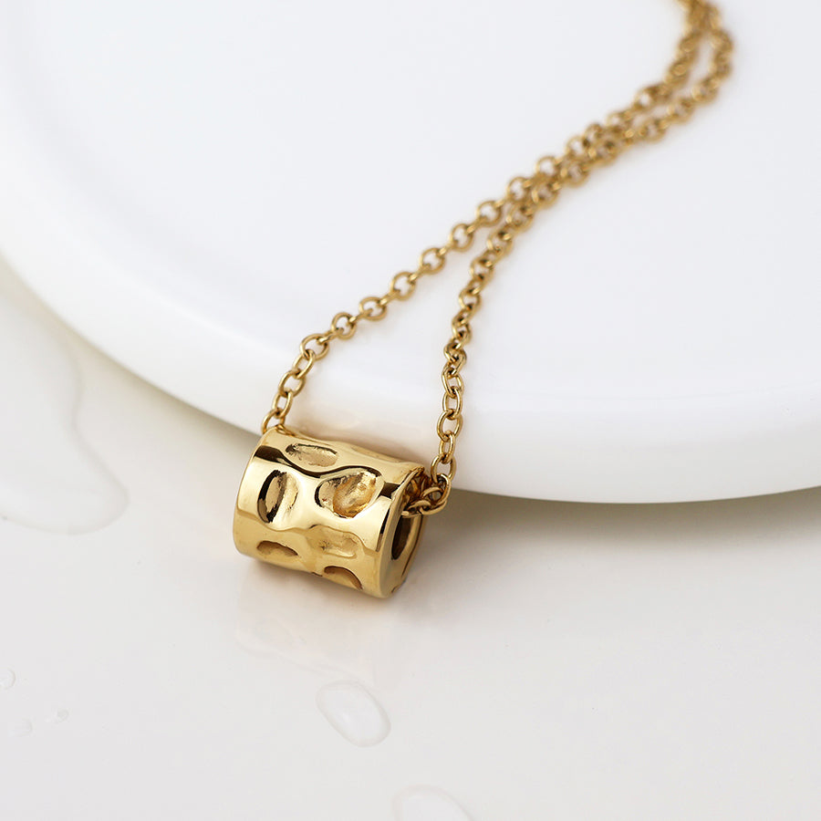 Cylinder necklace