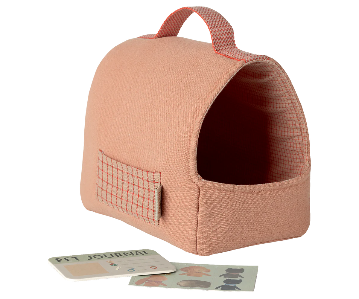 Pet carrier - coral