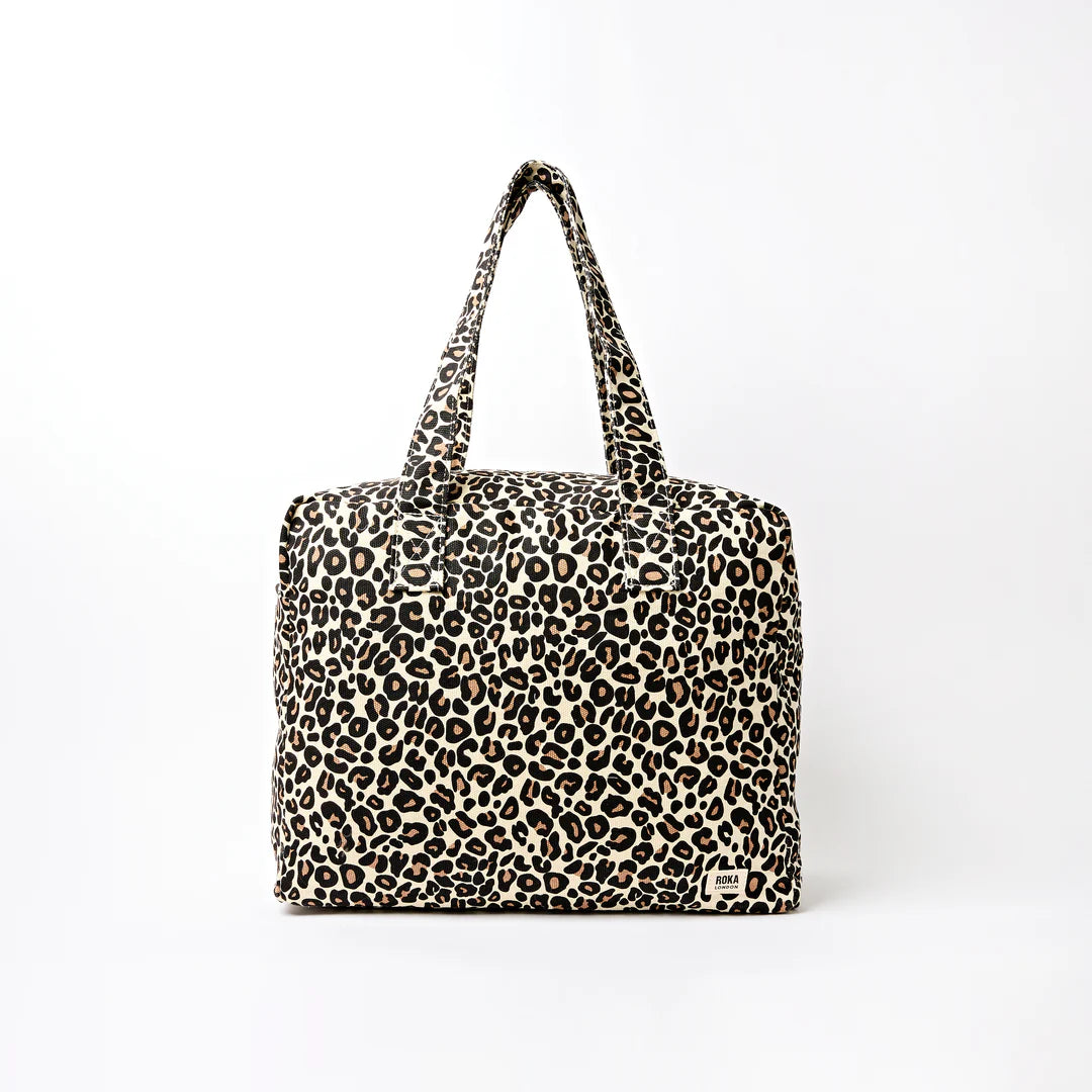 Sloane shoulder bag in savannah leopard
