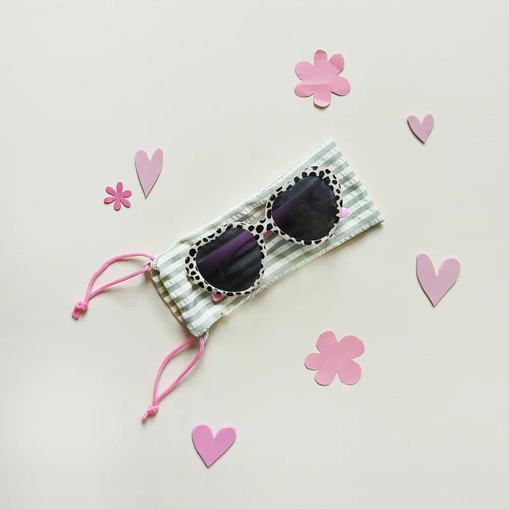 Leopard heart sunglasses